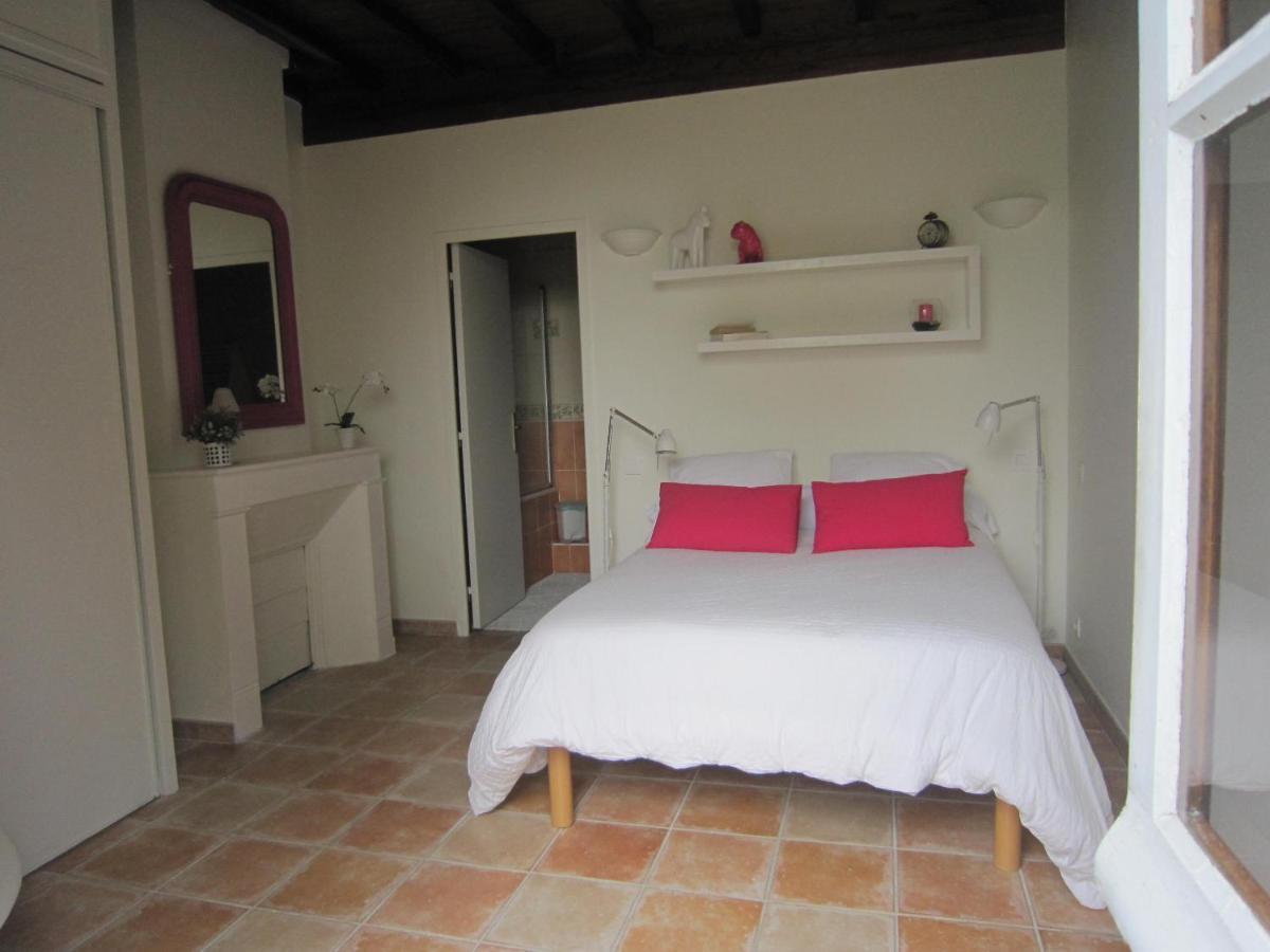 Bed and Breakfast Chez Mamie Jo A La Campagne Ponlat-Taillebourg Екстер'єр фото